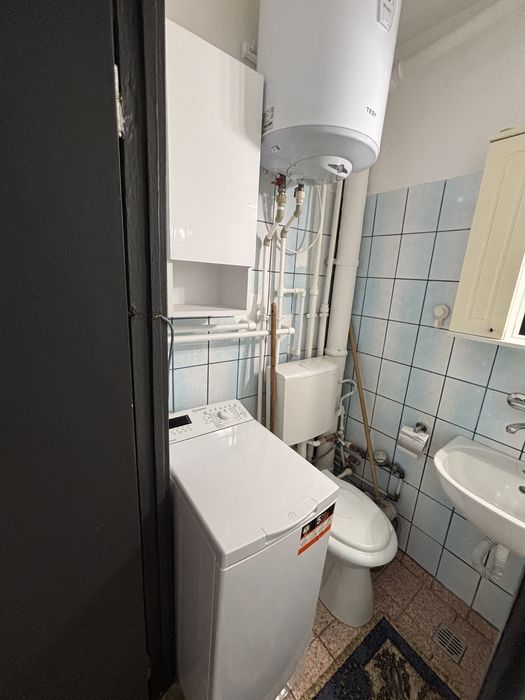 Inchiriez apartament 2 camere decomandat cu centrala proprie