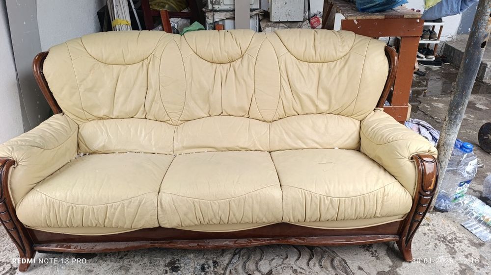 Срочний продам диван