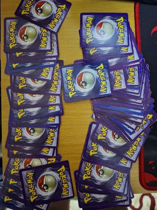 Cartonașe Pokemon