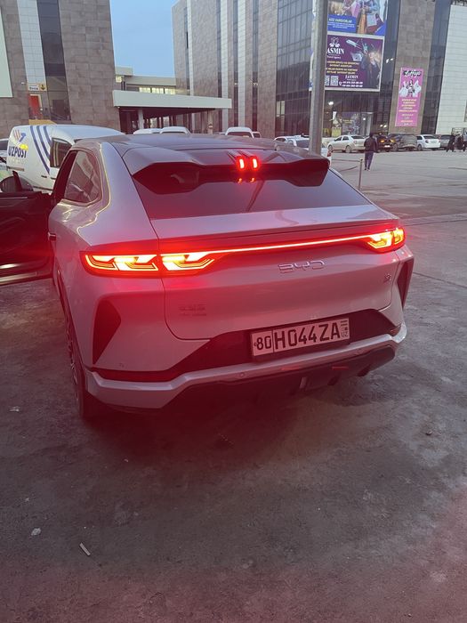 Byd song L AWD. 2 motorli full versiyasi sotiladi.