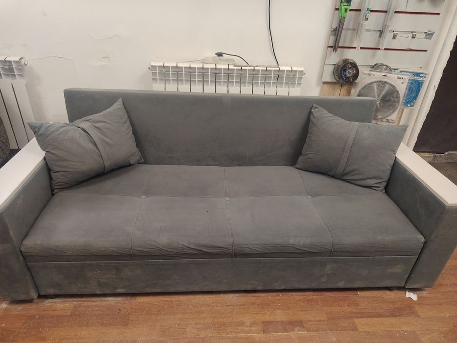 Диван продам 5.000 Самовывоз
