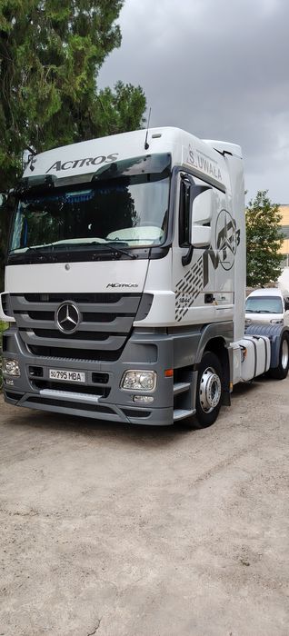 Mercedes Benz actors