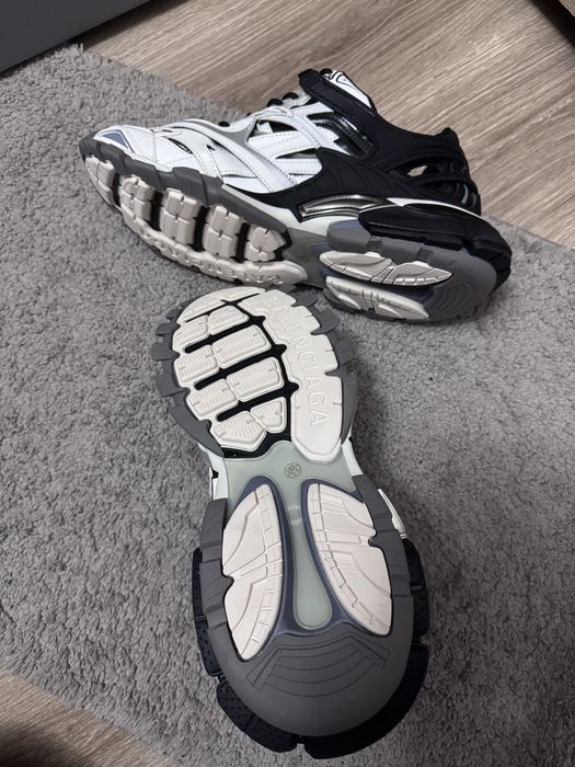 Balenciaga tracks v2 44