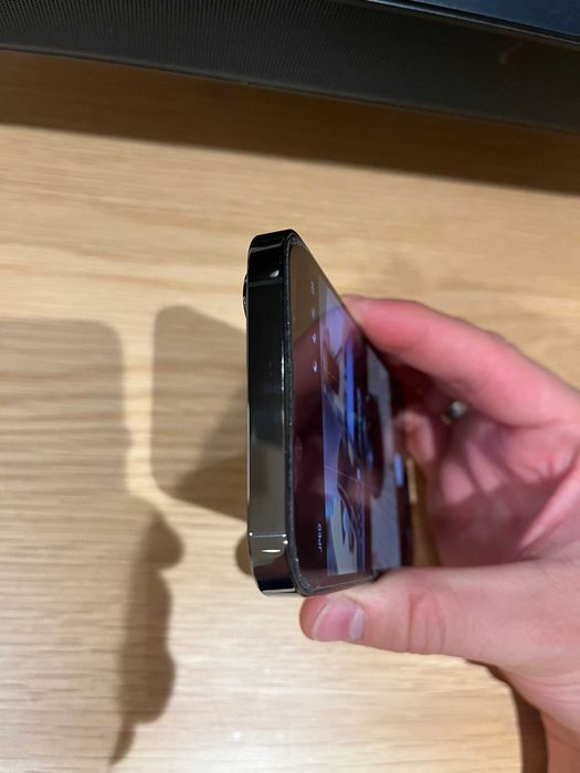 iPhone 13 Pro — отлично визуално състояние, батерия 77%