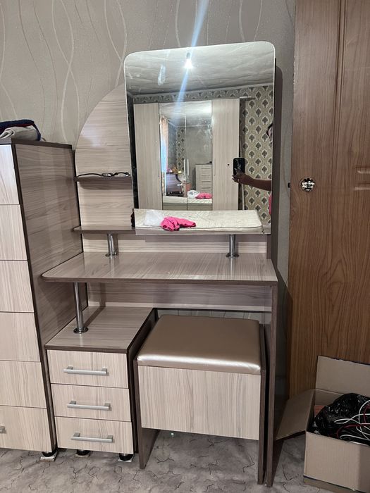 Продам спальный ганитур