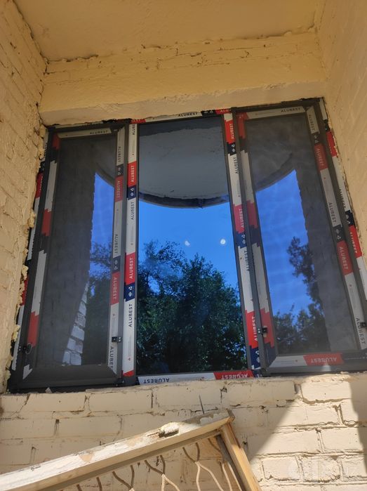 Akfa sz xoxlagan turdagi eshik va derazalar