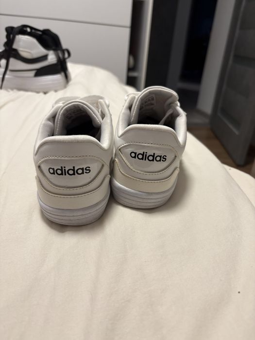 Adidas model clasic