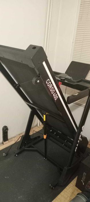 Smart Бягаща пътека CORSO 400 16 км / 2.0 HP