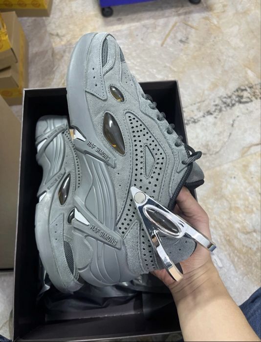 Raf Simons CYLON-21 grey