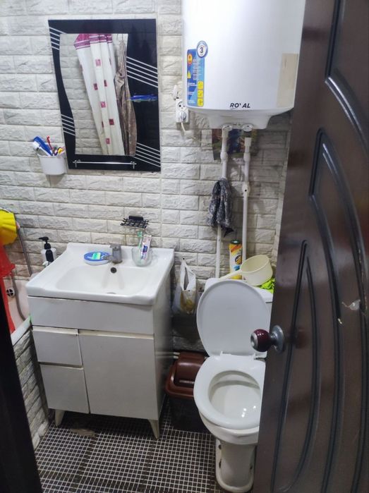 Уй сотилади 3 хонали 1 - этаж арка олди огород