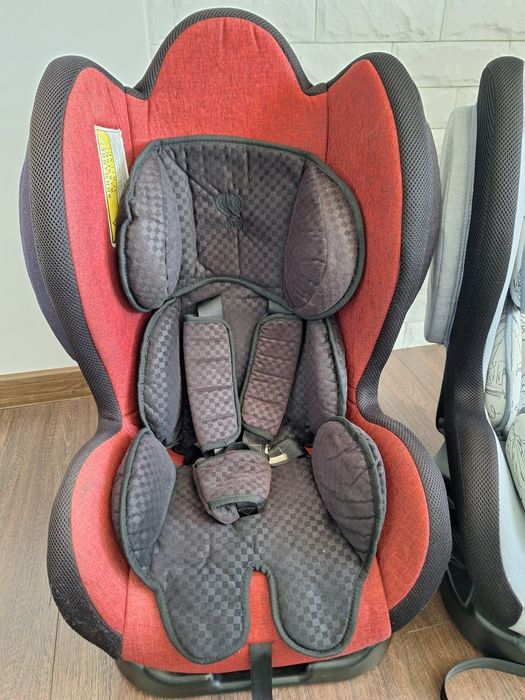 2 броя Детско столче за кола