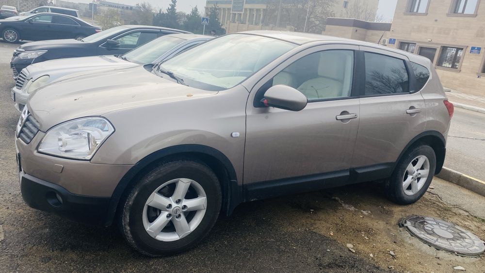 Машина Nissan Qashqai