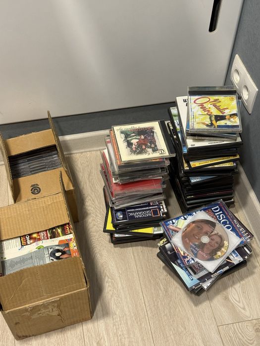 Диски большая коллекция с музыкой