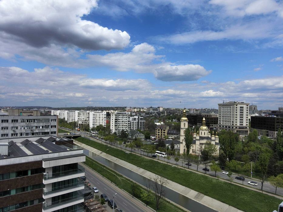 PF, vand apartament 3 camere p ros foarte aproape de Palas