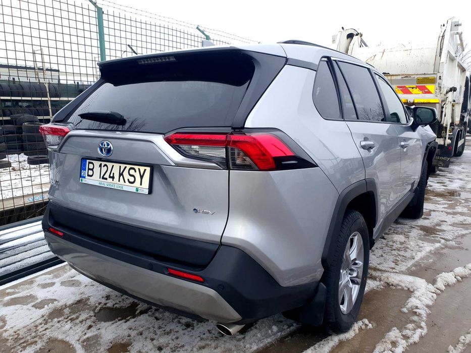Toyota RAV4 Hybrid, 4x4, an fabricatie 2024, 2200 km - avariat