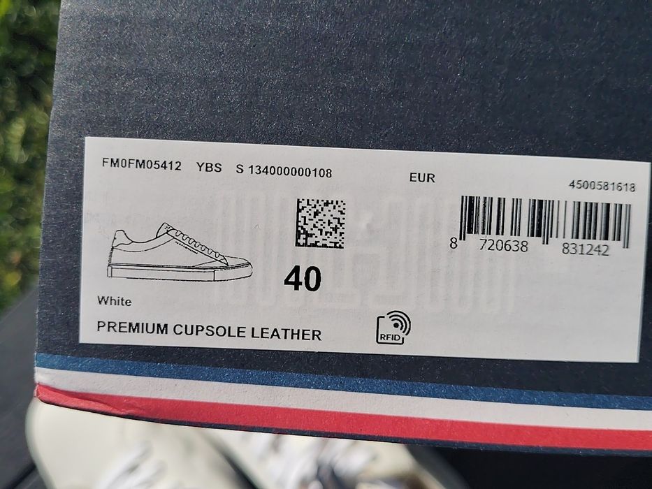 Сникърси, кецове, кожени, нови Tommy Hilfiger , номер 40.