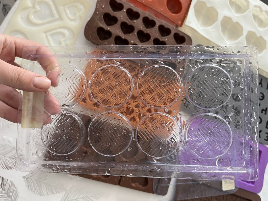 13 силиконовых и пластиковых форм