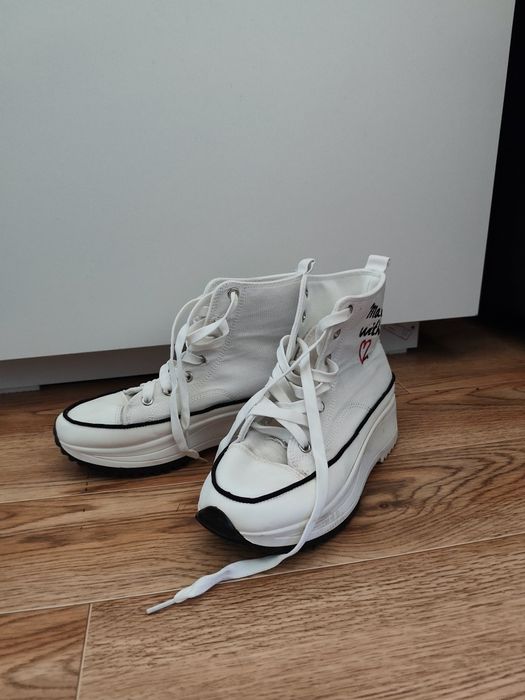 Продаётся женская обувь