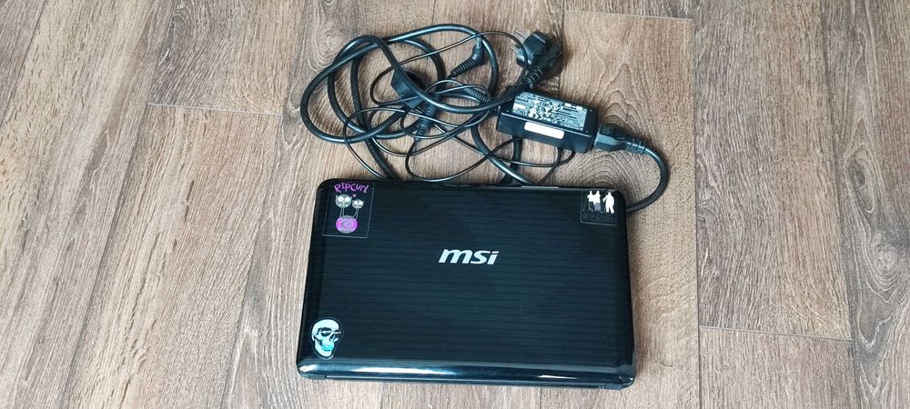 Лаптоп  MSI U135 DX