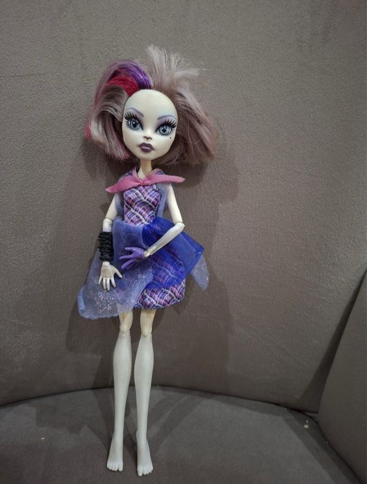 Кэтрин куколка  монстр хай