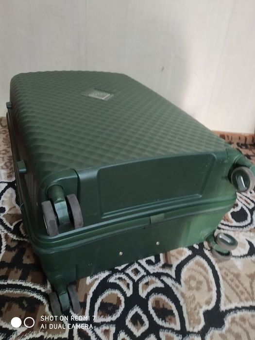 Чемодан большой полипропиленовый