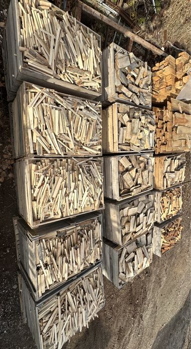 Дърва за огрев и изрезки