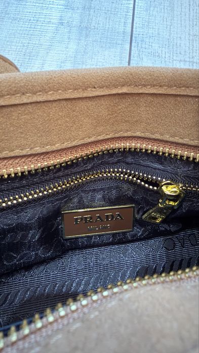 Prada чанта - нова