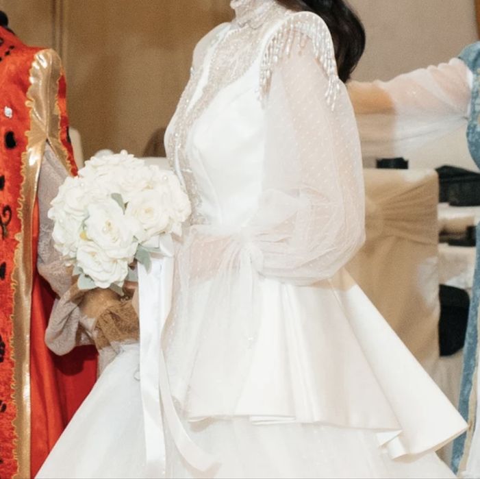 Продам белый камзол