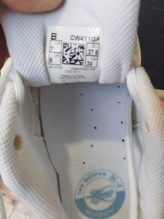 Продавам дамски маратонки NEW BALANCE No 37.5 чисто нови