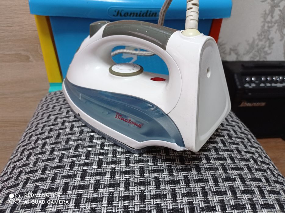 Продам отличный утюг binatone