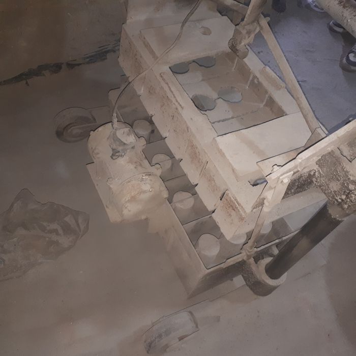 Pres qoib blok sotiladi  sastaynasi chotki