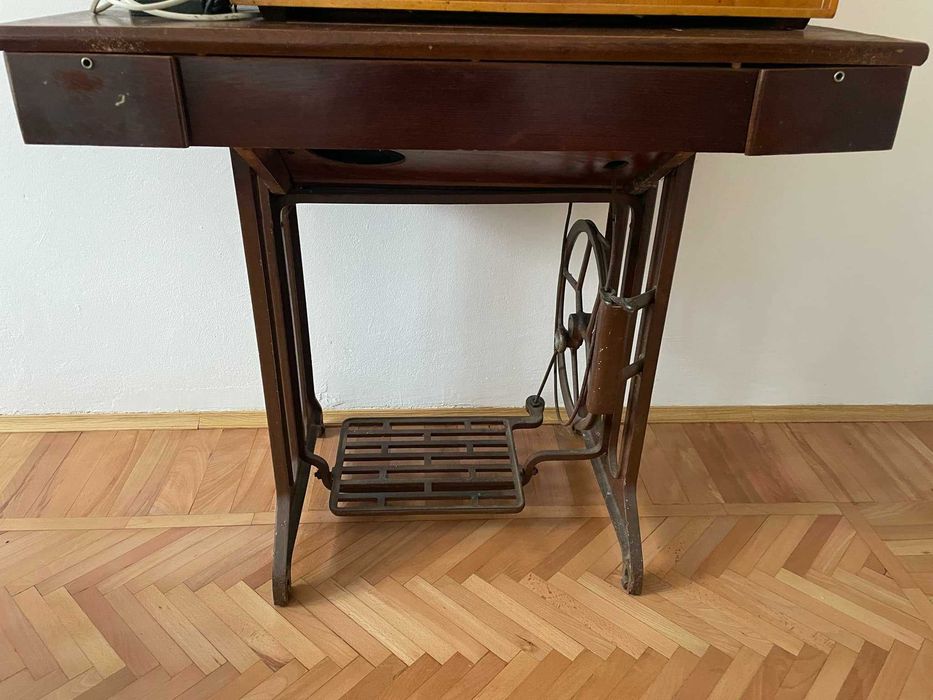 Mașină de cusut Ileana în stare bună