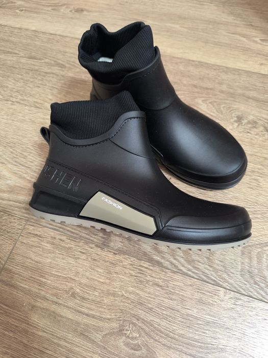 Продам резиновые сапоги резиновые сапоги