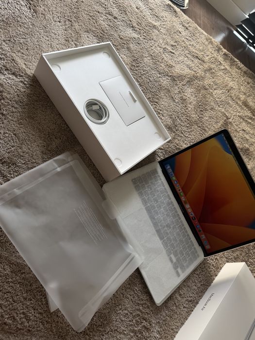 Macbook air m1 8/256gb Eac