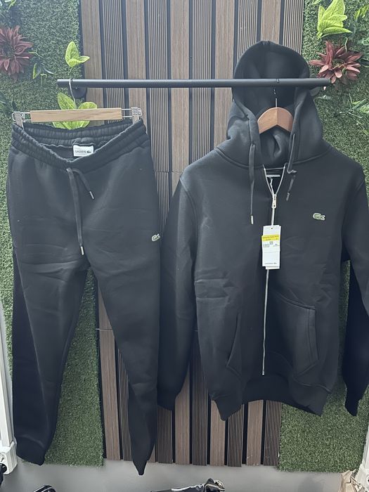 Анцуг Lacoste ватиран, премиум качество.