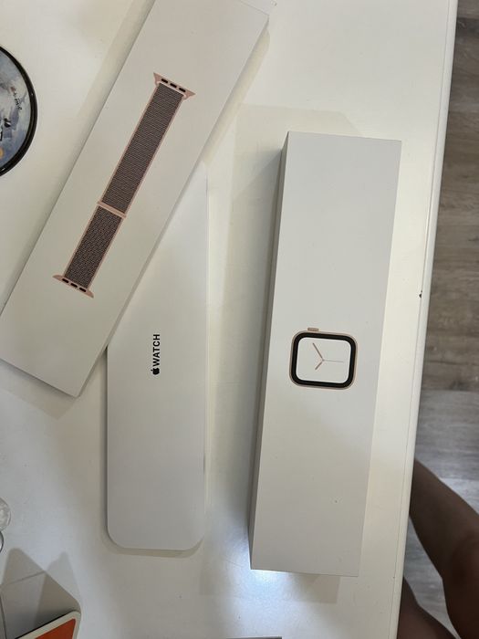 Продам Apple Watch Rose Gold 4, 44mm