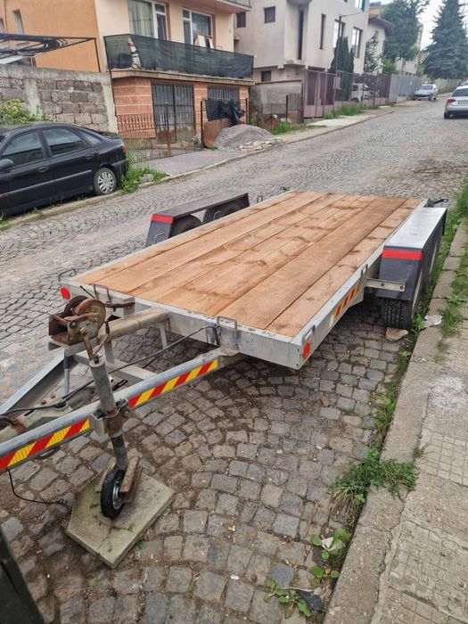 Отдавам платформа под наем