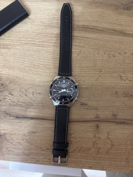 Часовник Casio edifice