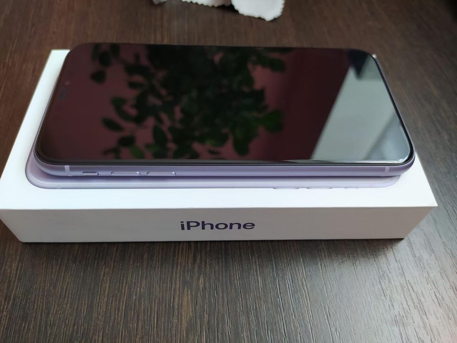 Продам айфон 11