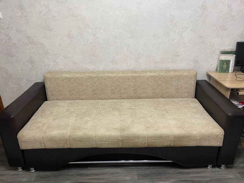 Диван продам в хорошем состоянии