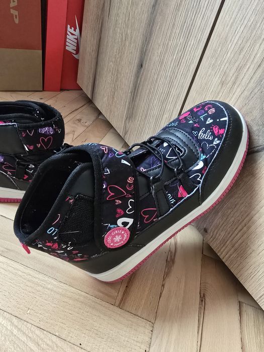 Ботуши LS Waikiki и кожени маратонки adidas marvel