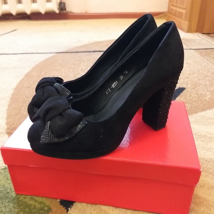 тойға 1 рет киілген, 2000 тг