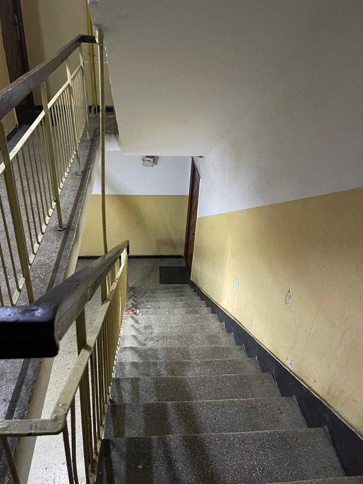 Garsoniera, etaj 1, Razboieni