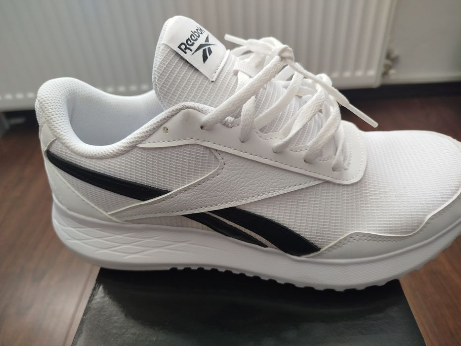 Vând Adidași Reebok