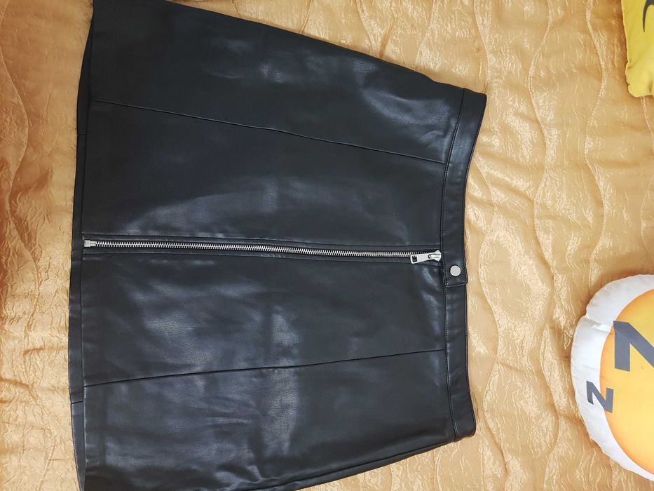 Дамска кожена пола