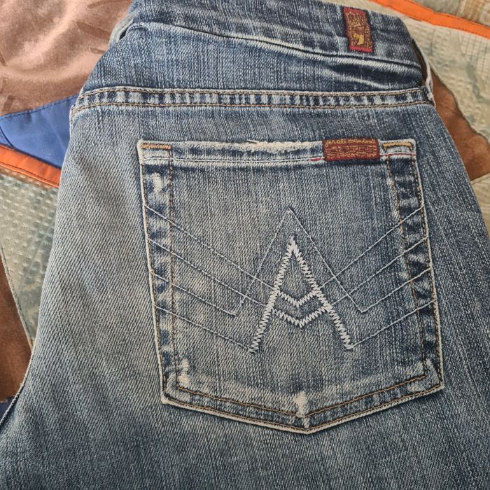 Продам брендовые джинсы