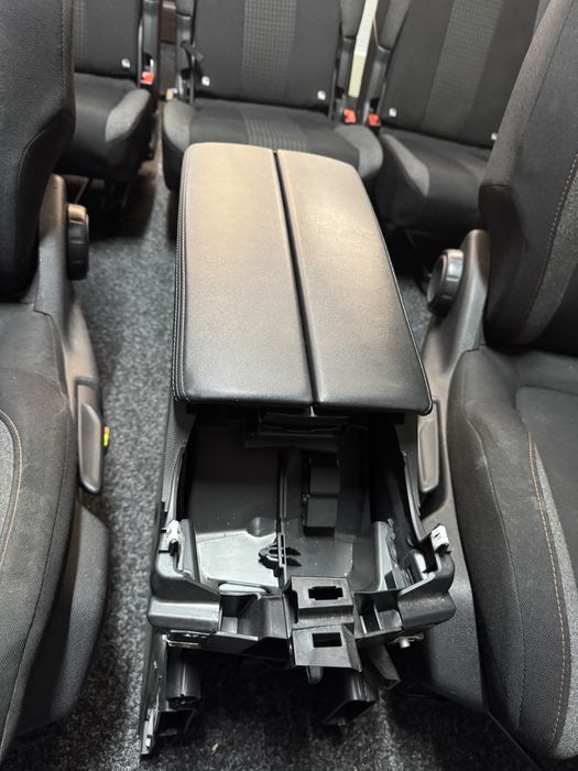 INTERIOR Peugeot 5008 3008 Canapele Fete de usi Banchete Cotiera