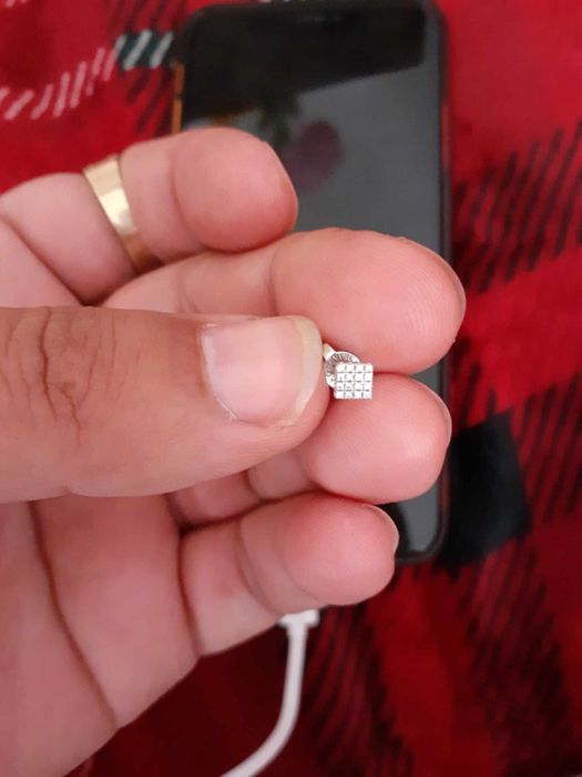 Vând cercei din aur sau schimb cu telefon alta bijuterie