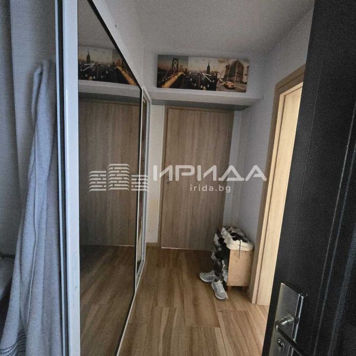 Двустаен апартамент в Дружба 1