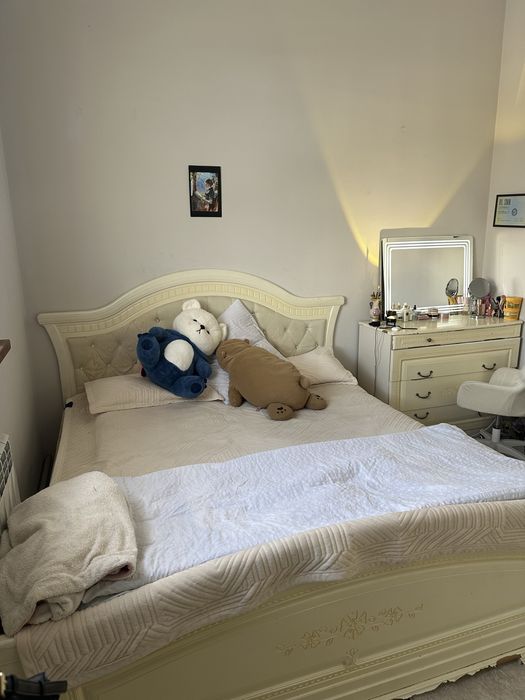 Полный комплект спальной мебели